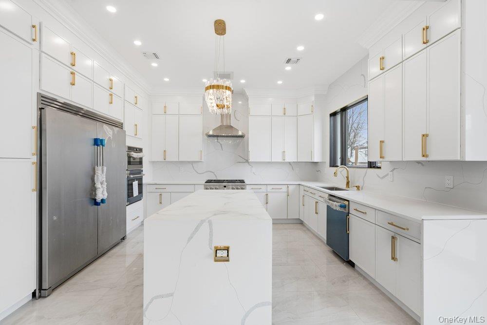 #13 photo, 259-03 81st Avenue, Glen Oaks , NY 11004