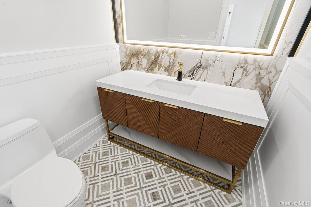 #17 photo, 259-03 81st Avenue, Glen Oaks , NY 11004