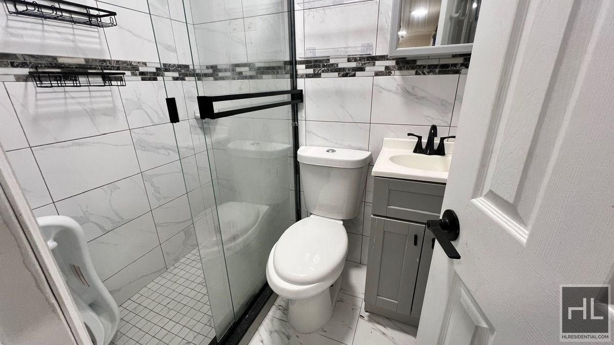 #10 photo, 798 Miller Avenue, 布鲁克林 East New York , NY 11207