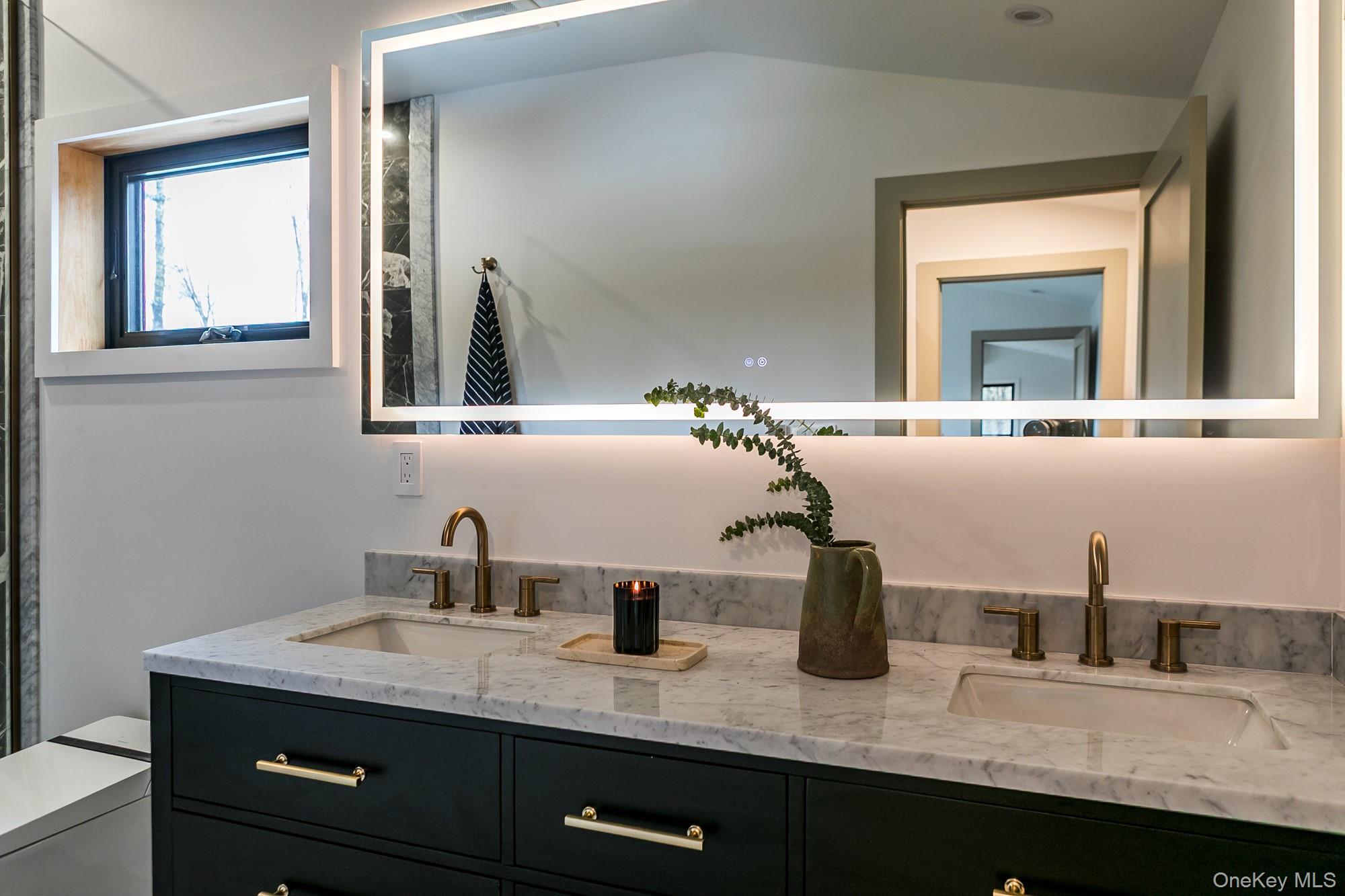 #12 photo, 33 Betten Court, Saugerties , NY 12477