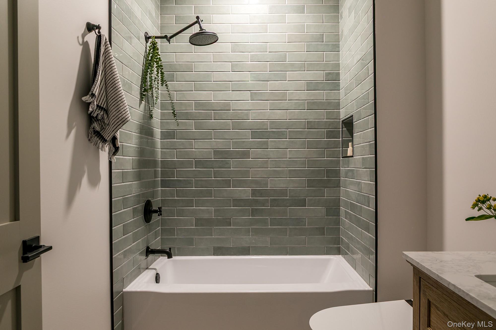 #15 photo, 33 Betten Court, Saugerties , NY 12477