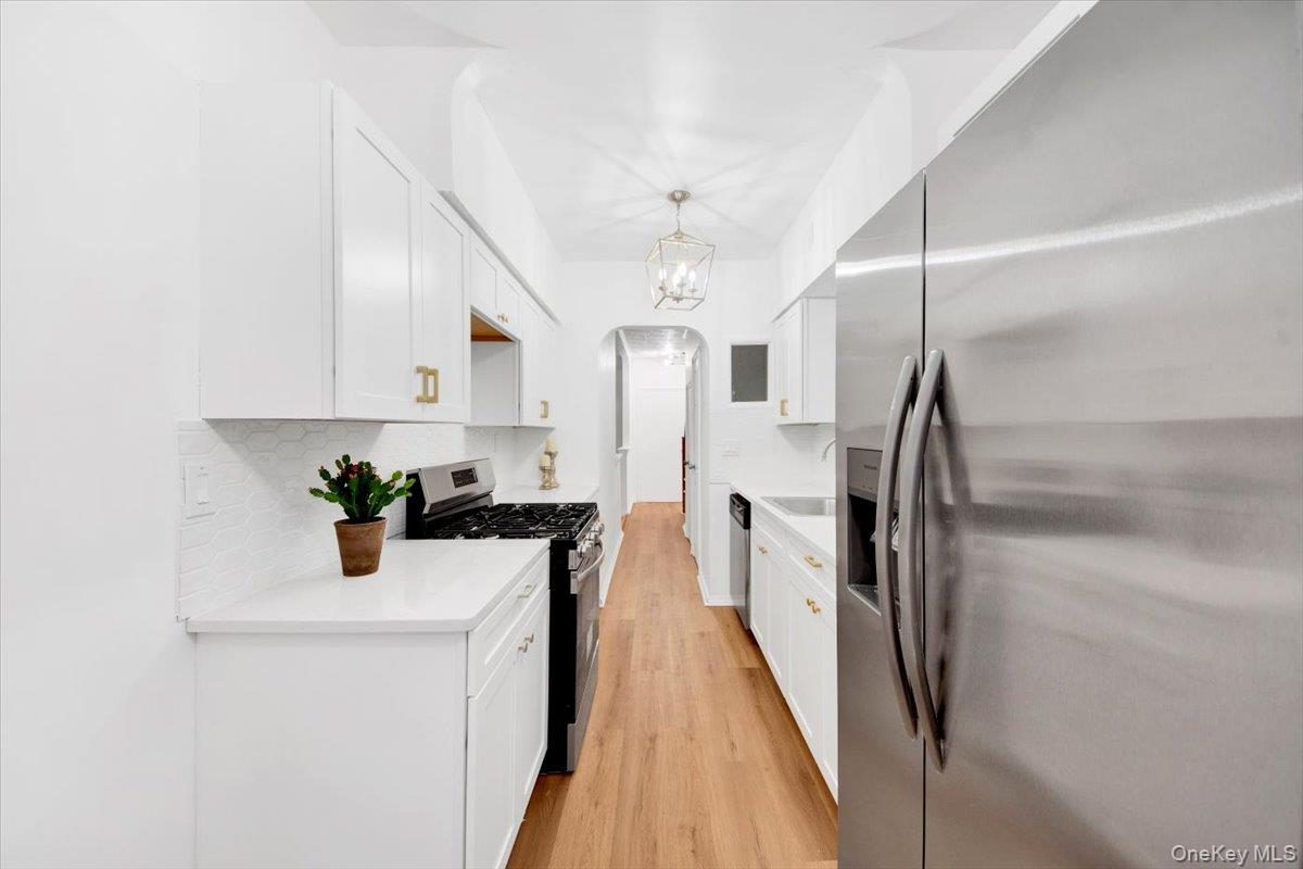 #4 photo, 1241 Arnow Avenue, Бронкс ‖ Bronx , NY 10469