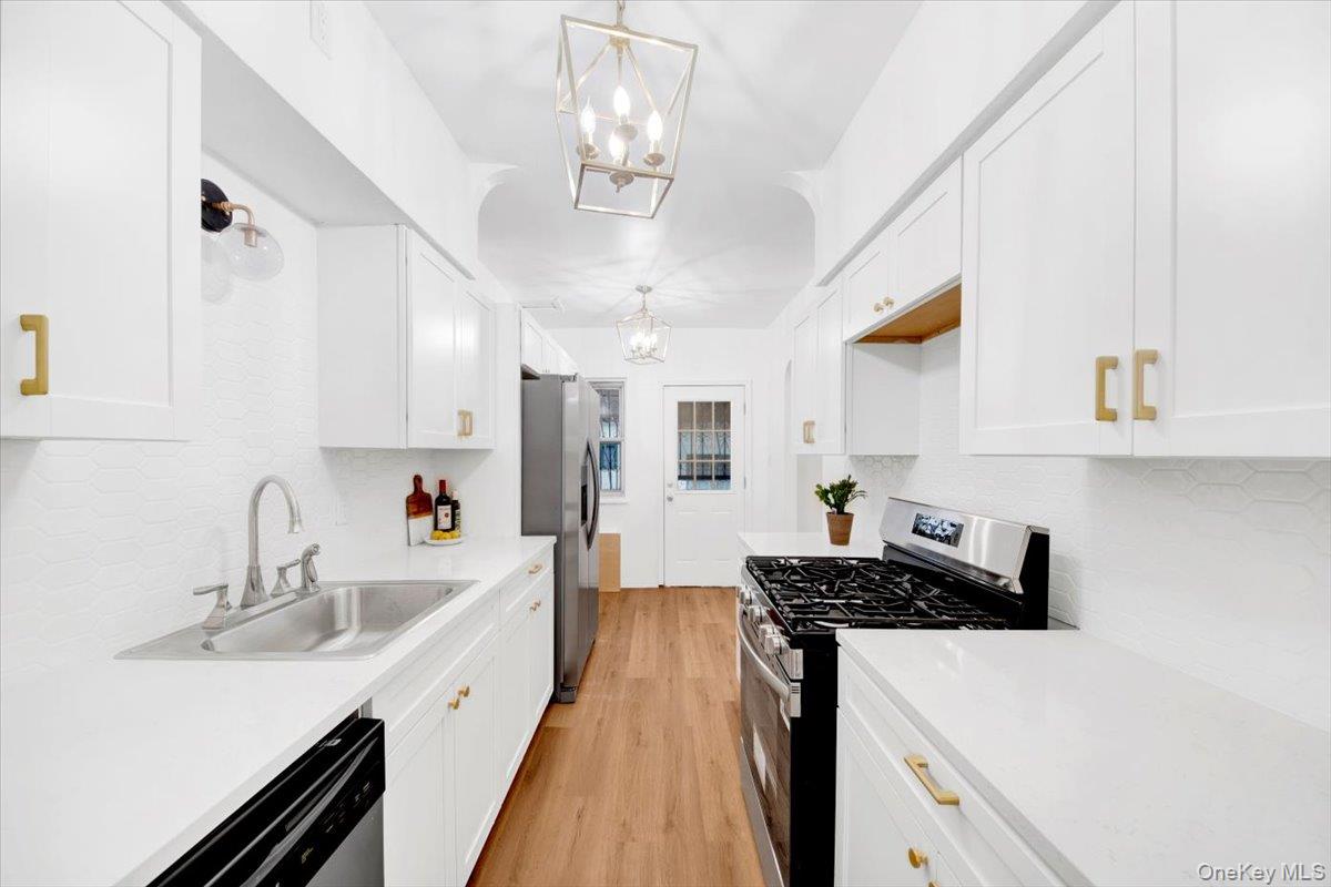 #5 photo, 1241 Arnow Avenue, Бронкс ‖ Bronx , NY 10469