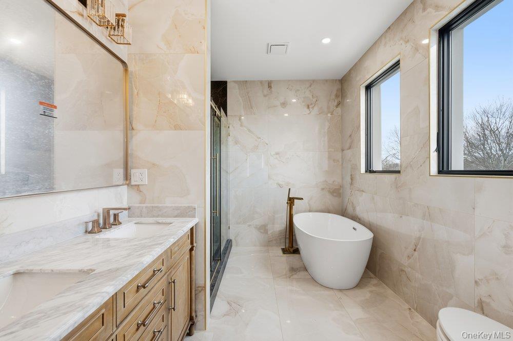 #19 photo, 259-09 81st Avenue, Glen Oaks , NY 11004