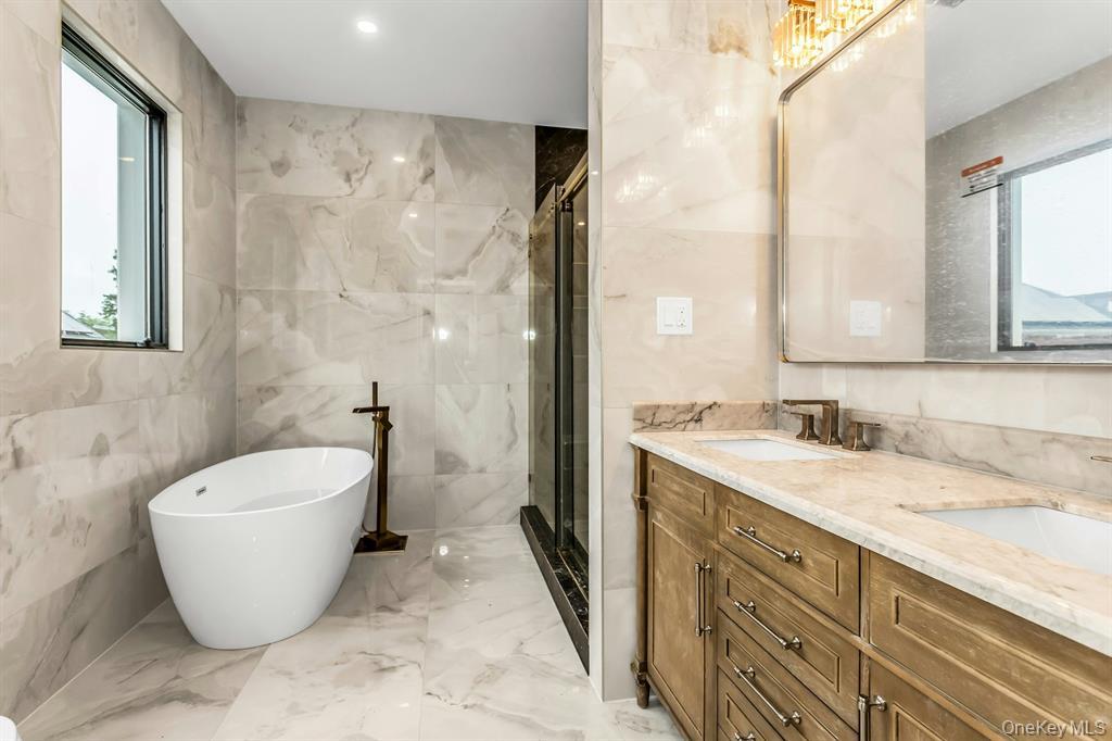 #5 photo, 259-09 81st Avenue, कुईंस Glen Oaks , NY 11004