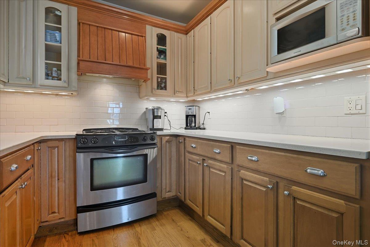 #15 photo, 70 Larch Avenue, Floral Park , NY 11001