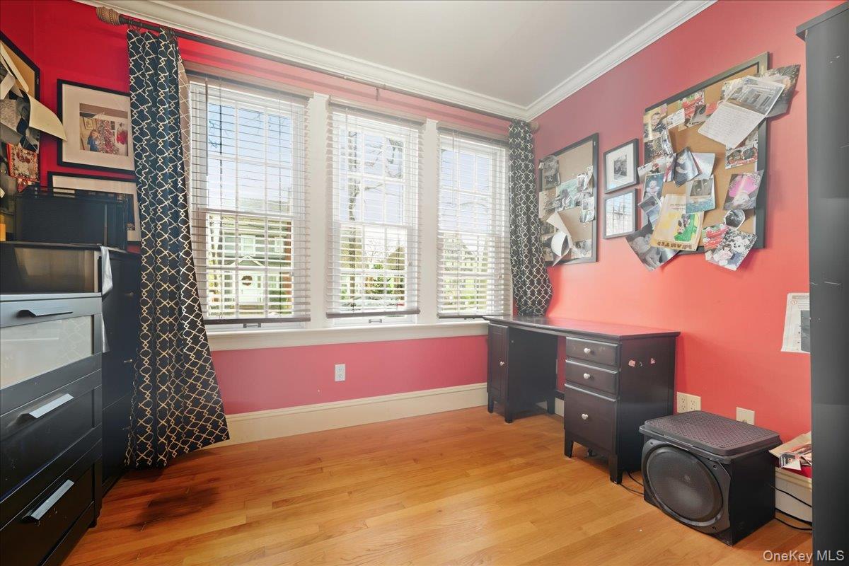 #20 photo, 70 Larch Avenue, Floral Park , NY 11001