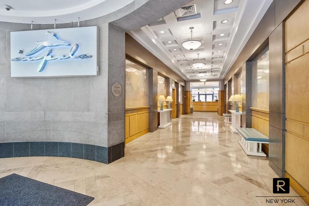 #11 photo, 404 E 76th Street, מנהטן Upper East Side , NY 10021