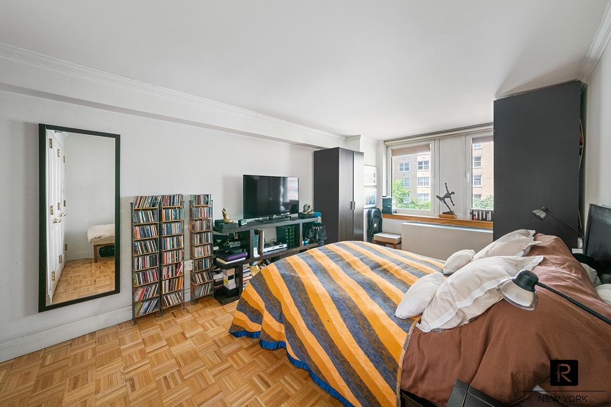 #6 photo, 404 E 76th Street, מנהטן Upper East Side , NY 10021