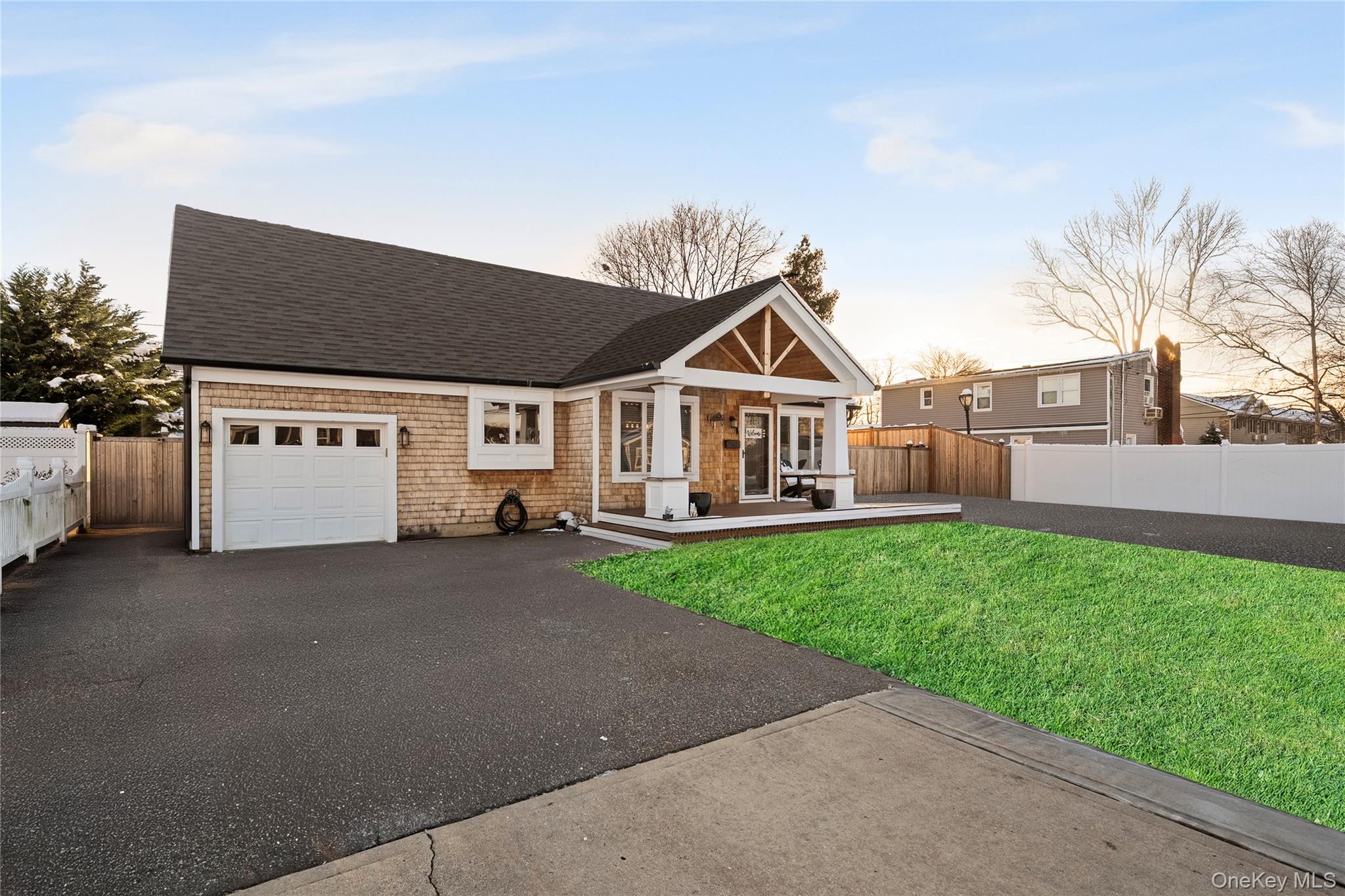 #3 photo, 60 Pickwick Lane, North Babylon , NY 11703