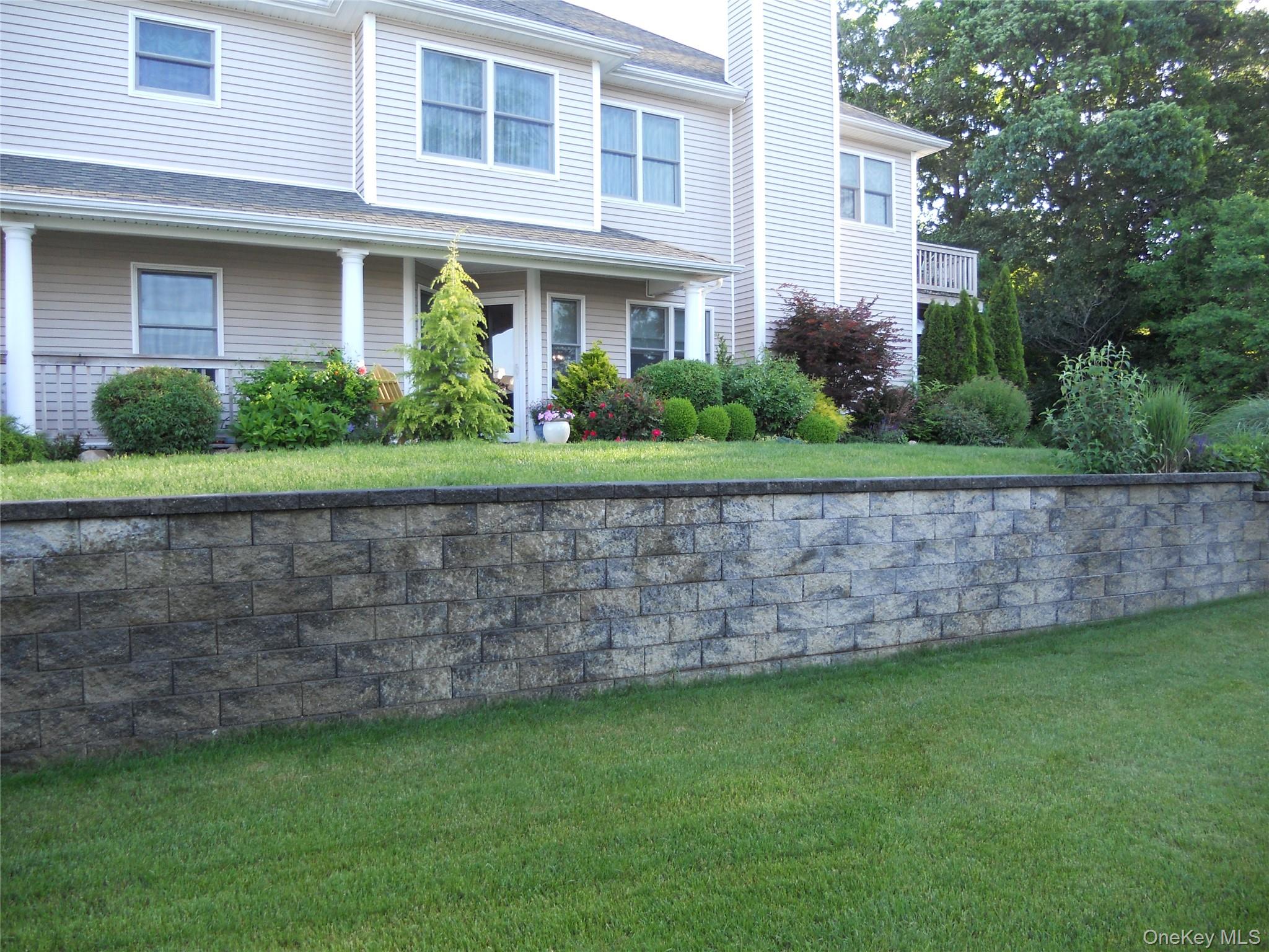 #1 photo, 601 Willow Pond Drive, Riverhead , NY 11901