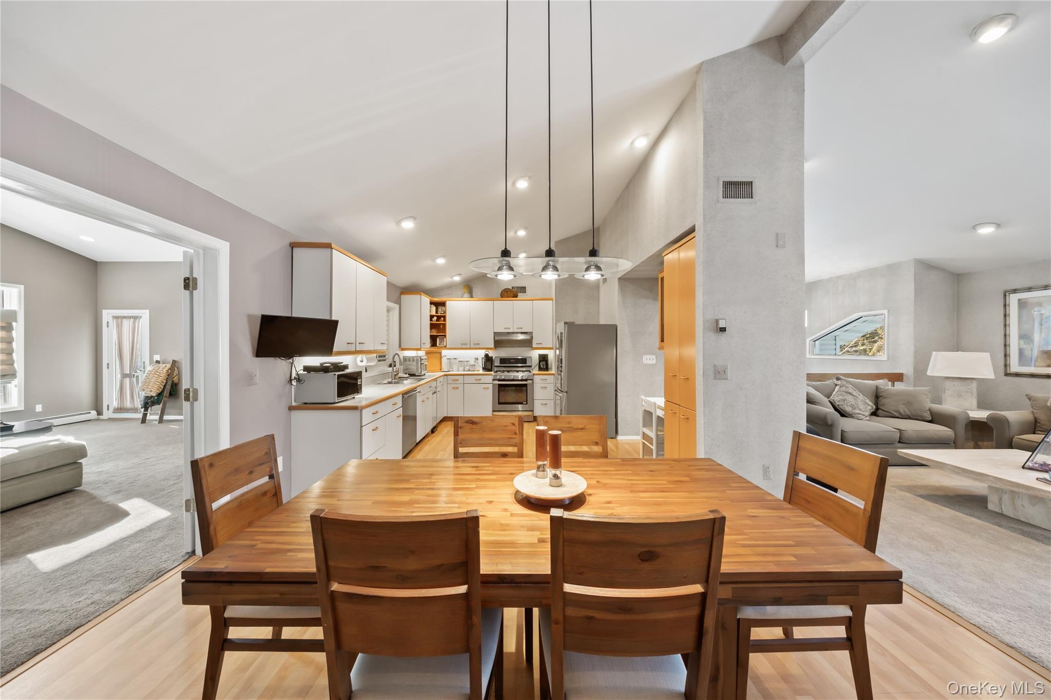 #9 photo, 20 Mountainview Avenue, Airmont , NY 10901