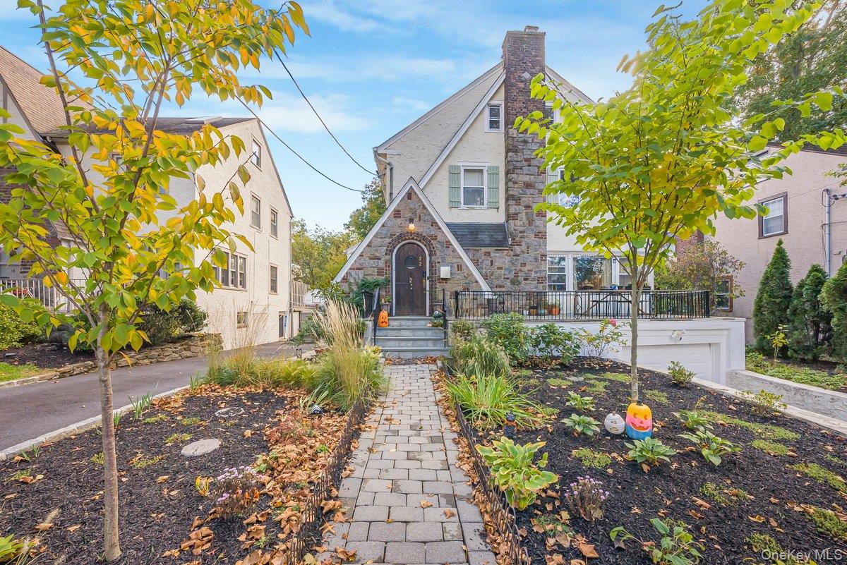 #2 photo, 22 Palmer Ave, Mount Vernon , NY 10552