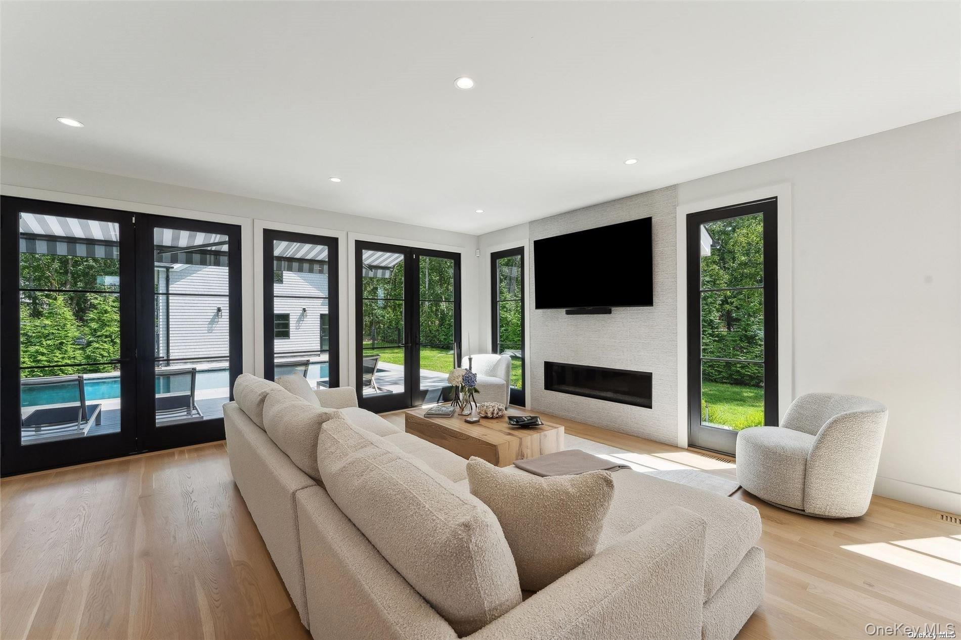 #12 photo, 12 Old Main Road, 롱 아일랜드 Quogue , NY 11959