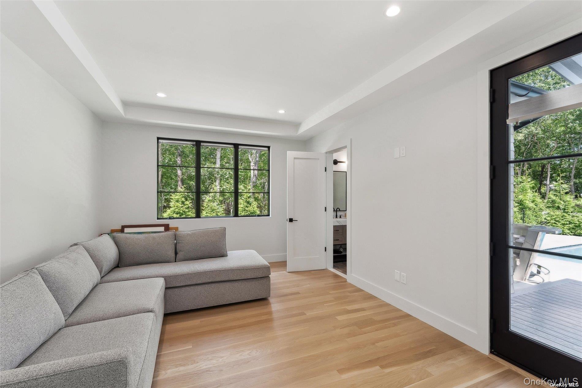 #14 photo, 12 Old Main Road, 롱 아일랜드 Quogue , NY 11959