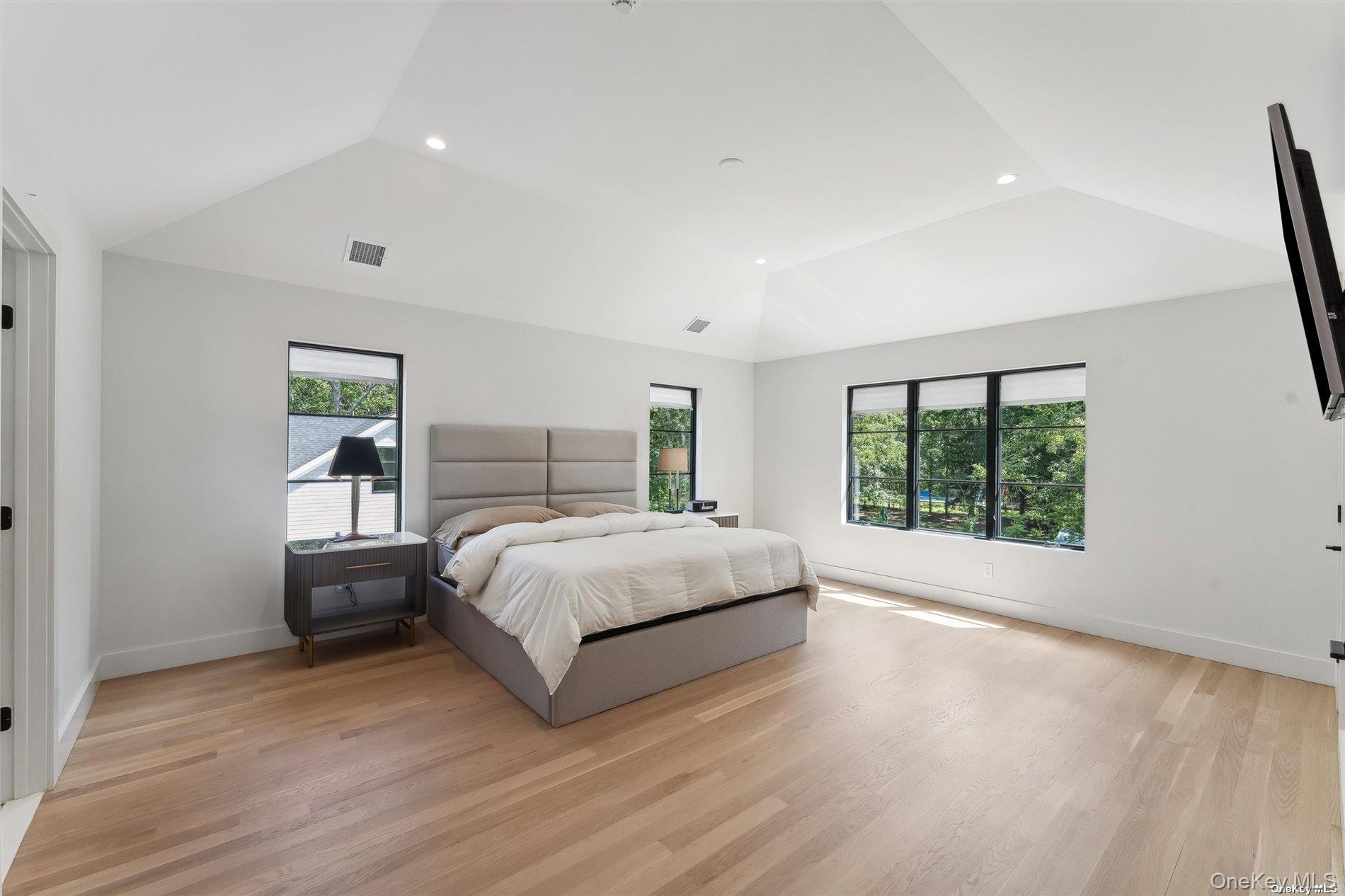 #16 photo, 12 Old Main Road, 롱 아일랜드 Quogue , NY 11959