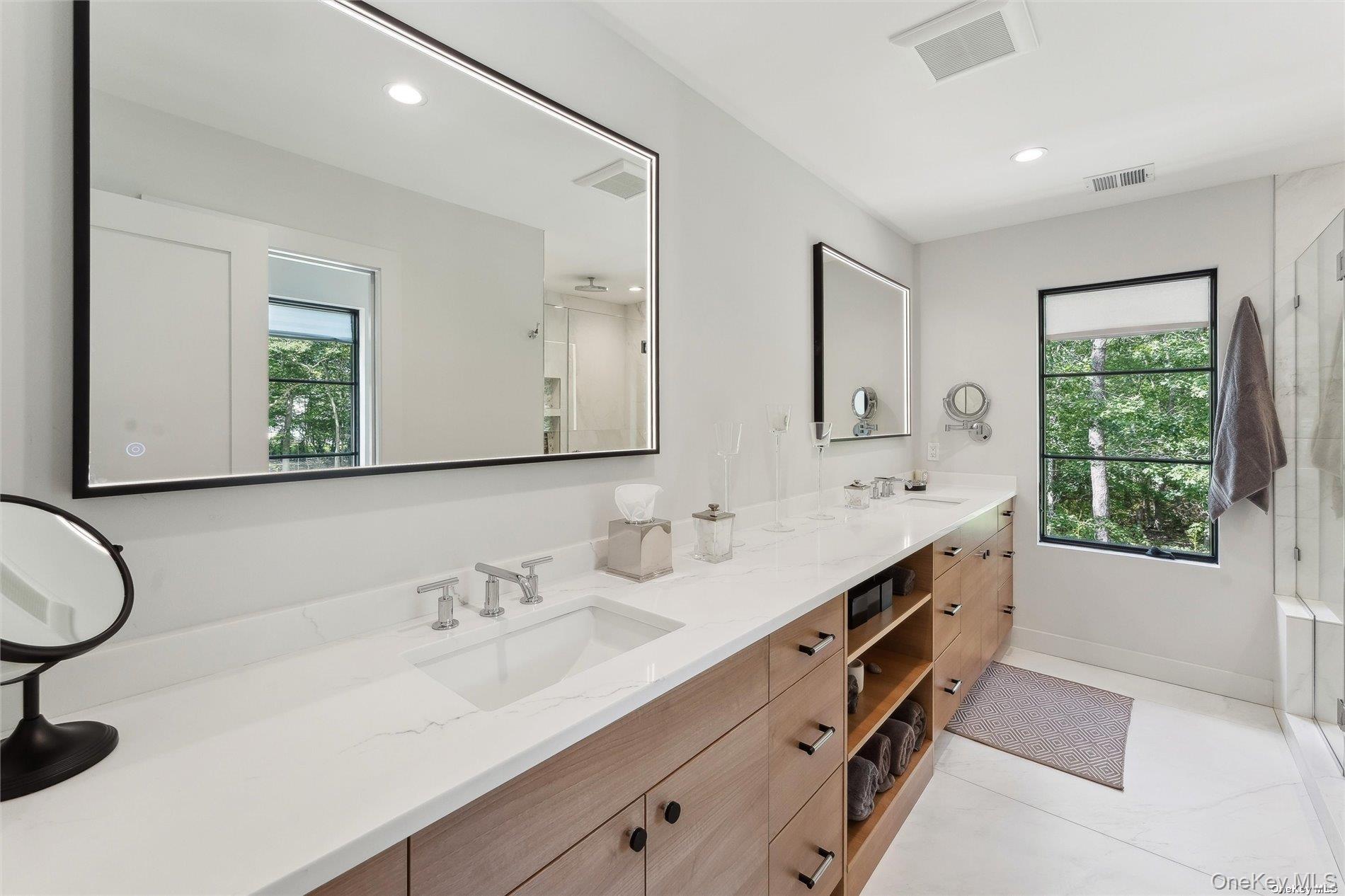 #18 photo, 12 Old Main Road, 롱 아일랜드 Quogue , NY 11959