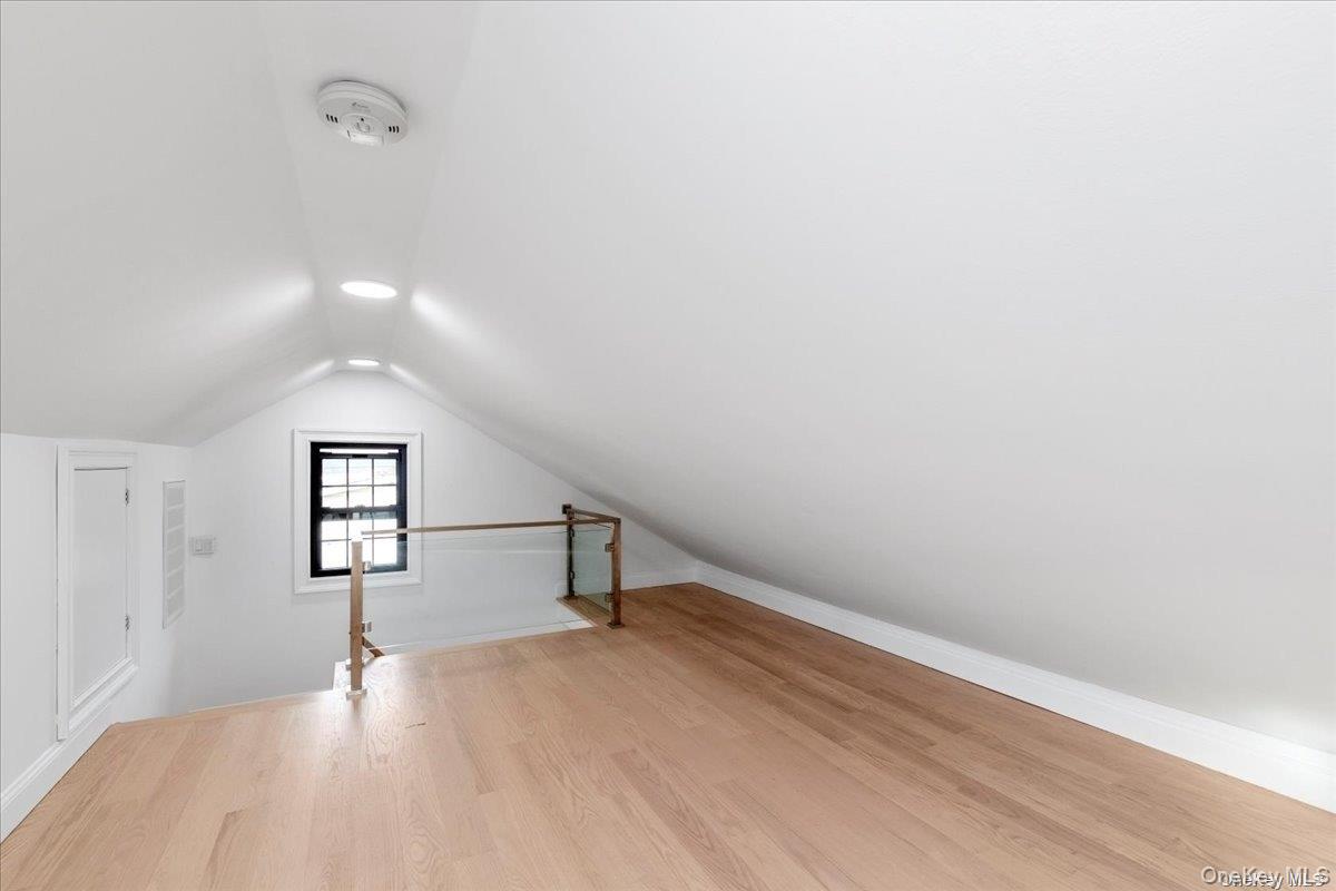 #17 photo, 245 Garfield Avenue, Mineola , NY 11501