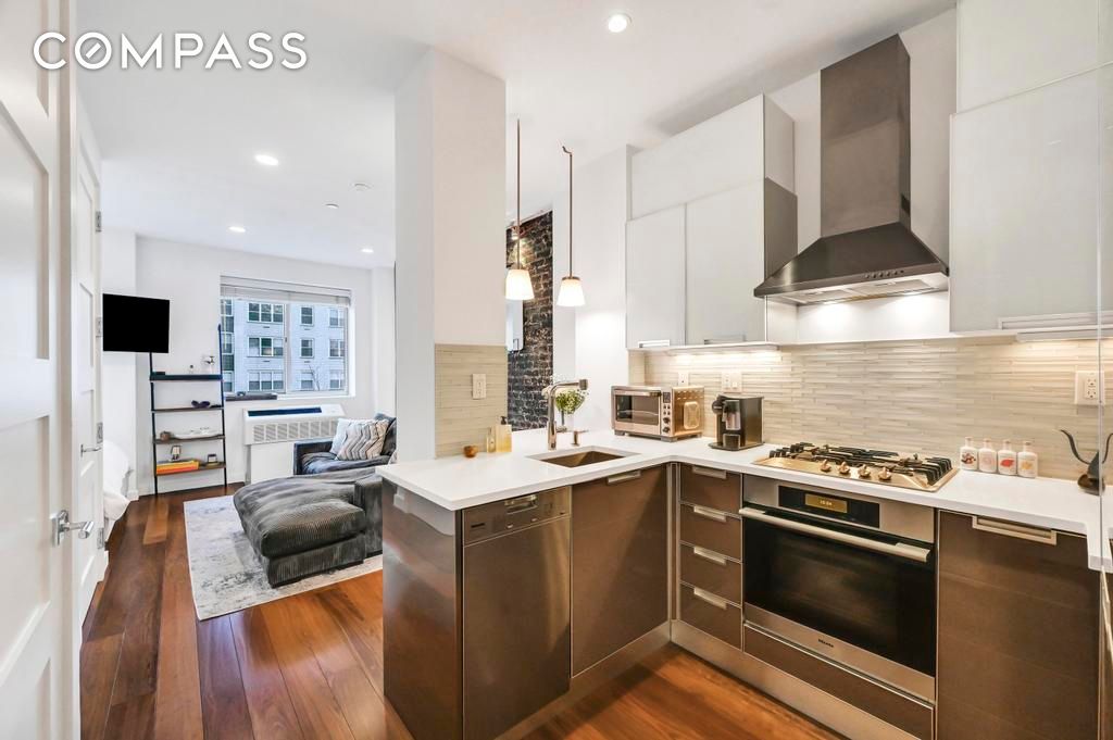 #1 photo, 148 E 19th Street, מנהטן Gramercy Park , NY 10003