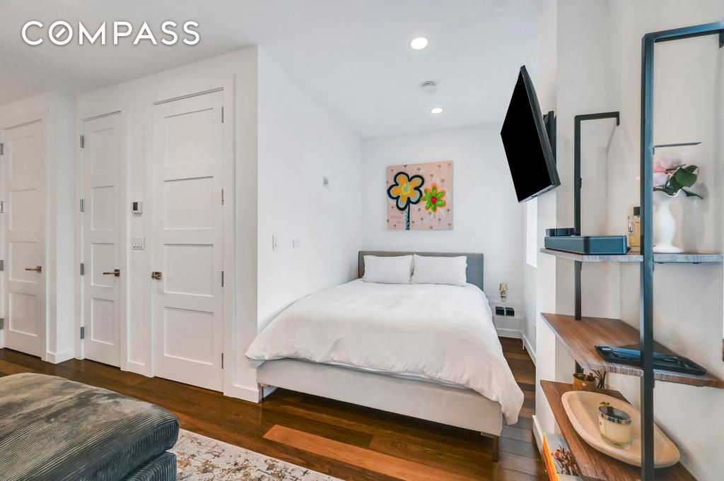 #5 photo, 148 E 19th Street, מנהטן Gramercy Park , NY 10003