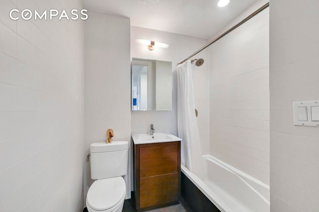 #9 photo, 148 E 19th Street, מנהטן Gramercy Park , NY 10003