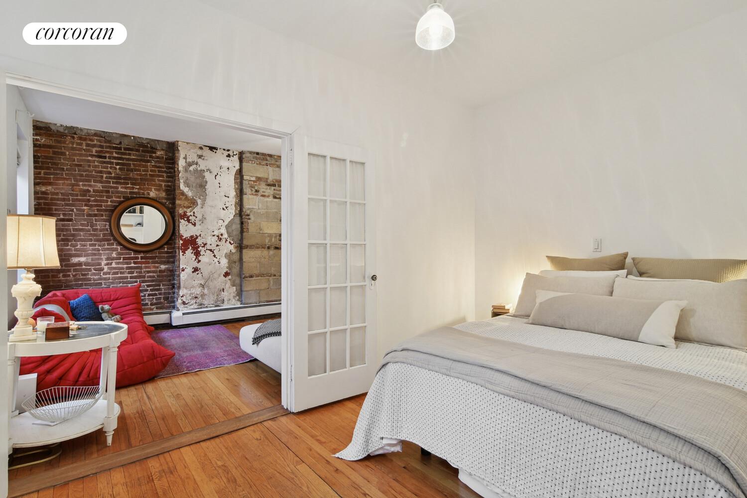 #6 photo, 216 E 7TH Street, Манхэттен ‖ East Village , NY 10009