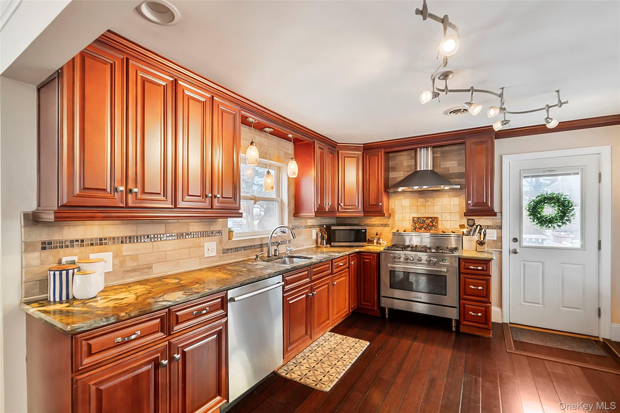 #10 photo, 2 Henry Court, Nanuet , NY 10954