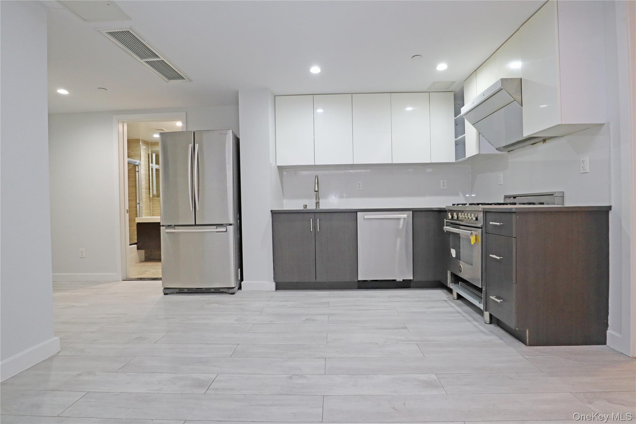 #11 photo, 15815 Union Turnpike, कुईंस Fresh Meadows , NY 11366