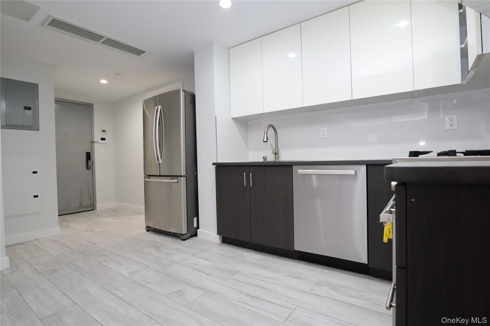 #12 photo, 15815 Union Turnpike, कुईंस Fresh Meadows , NY 11366