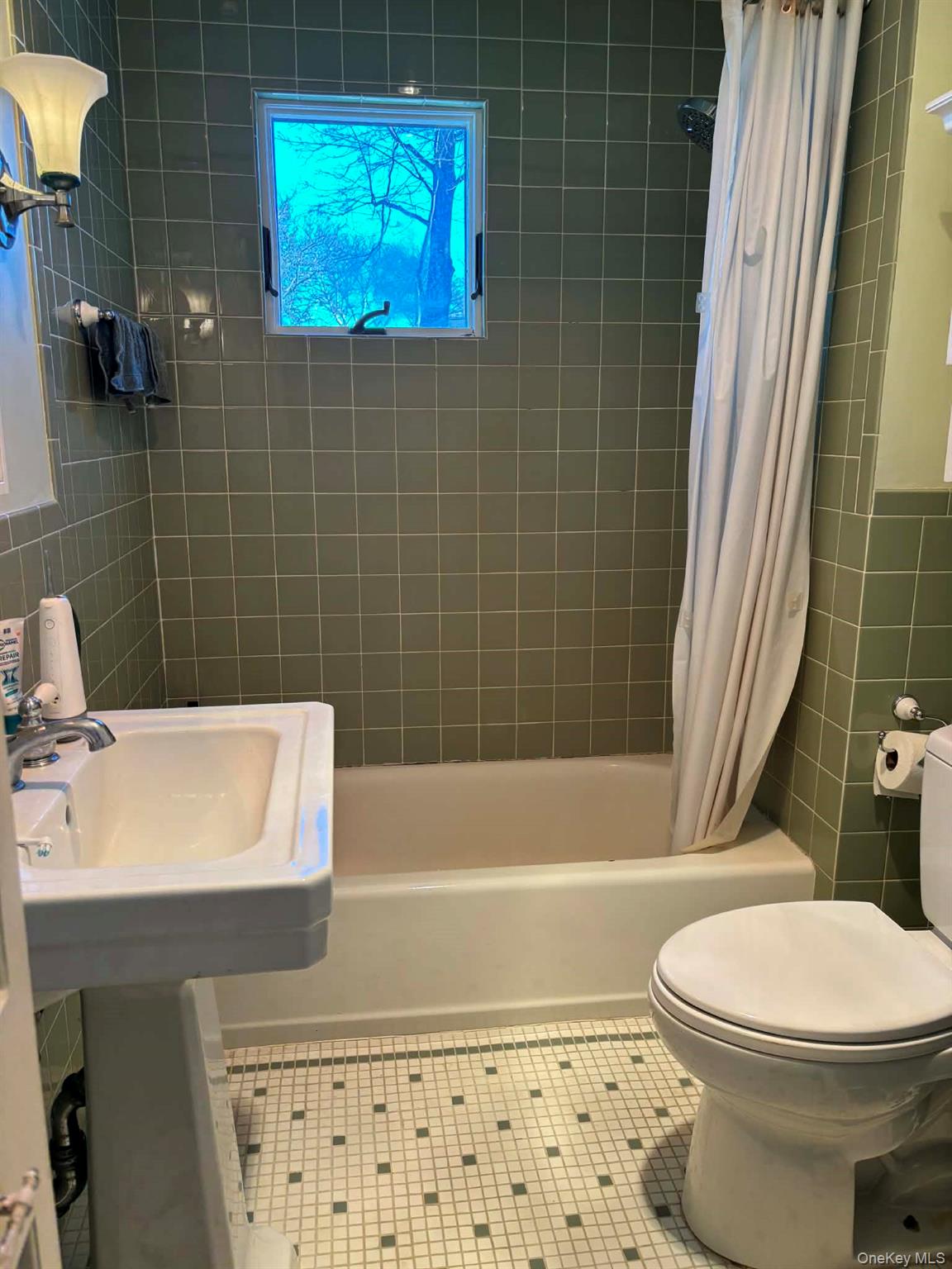 #12 photo, 4 Twain Street, North Baldwin , NY 11510