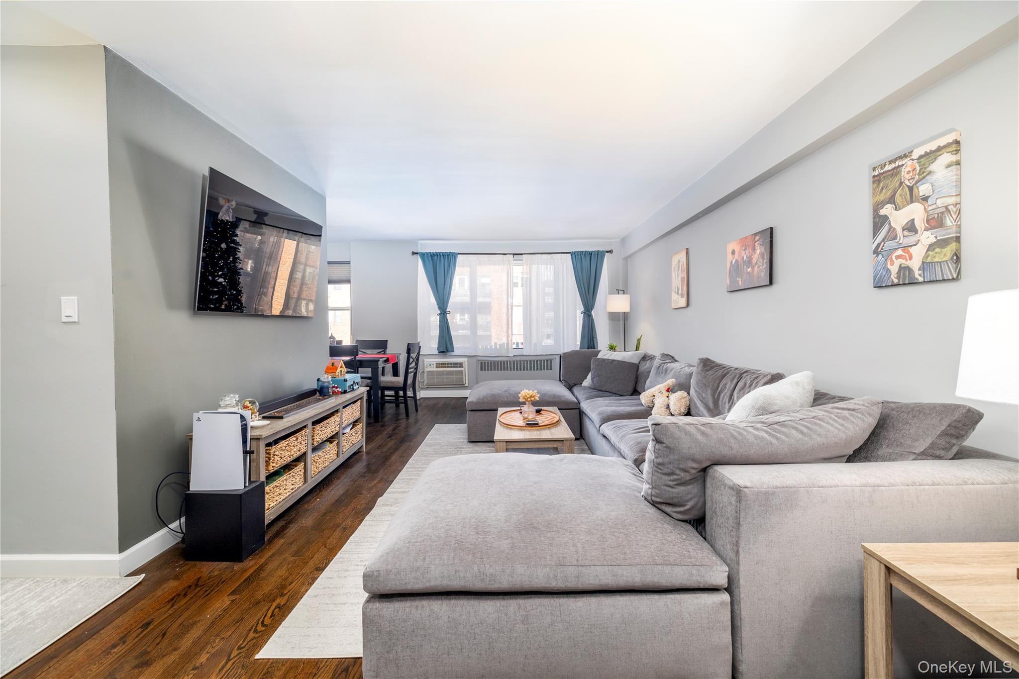 #5 photo, 280 Guy Lombardo Avenue, Freeport , NY 11520