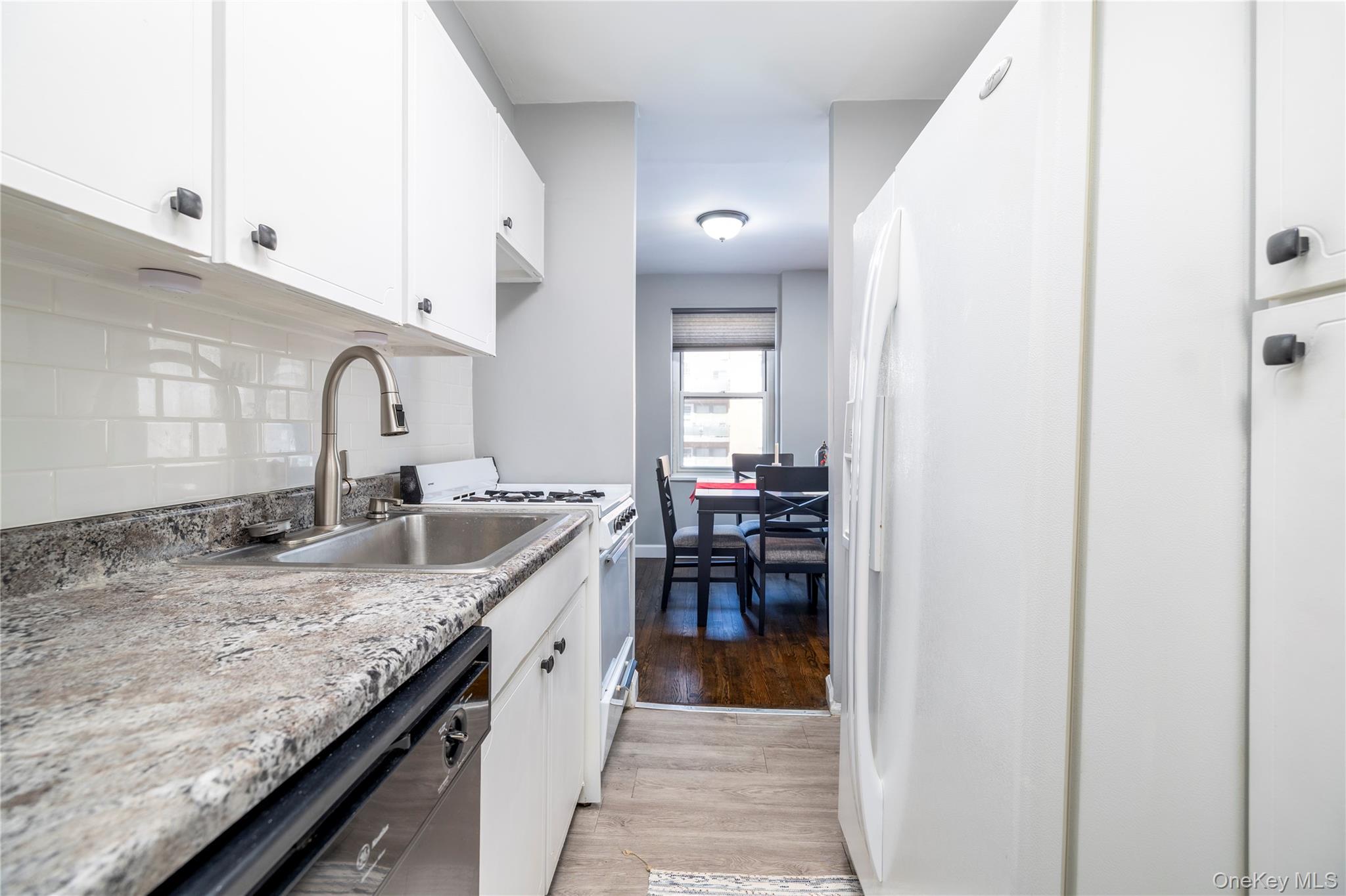 #9 photo, 280 Guy Lombardo Avenue, Freeport , NY 11520