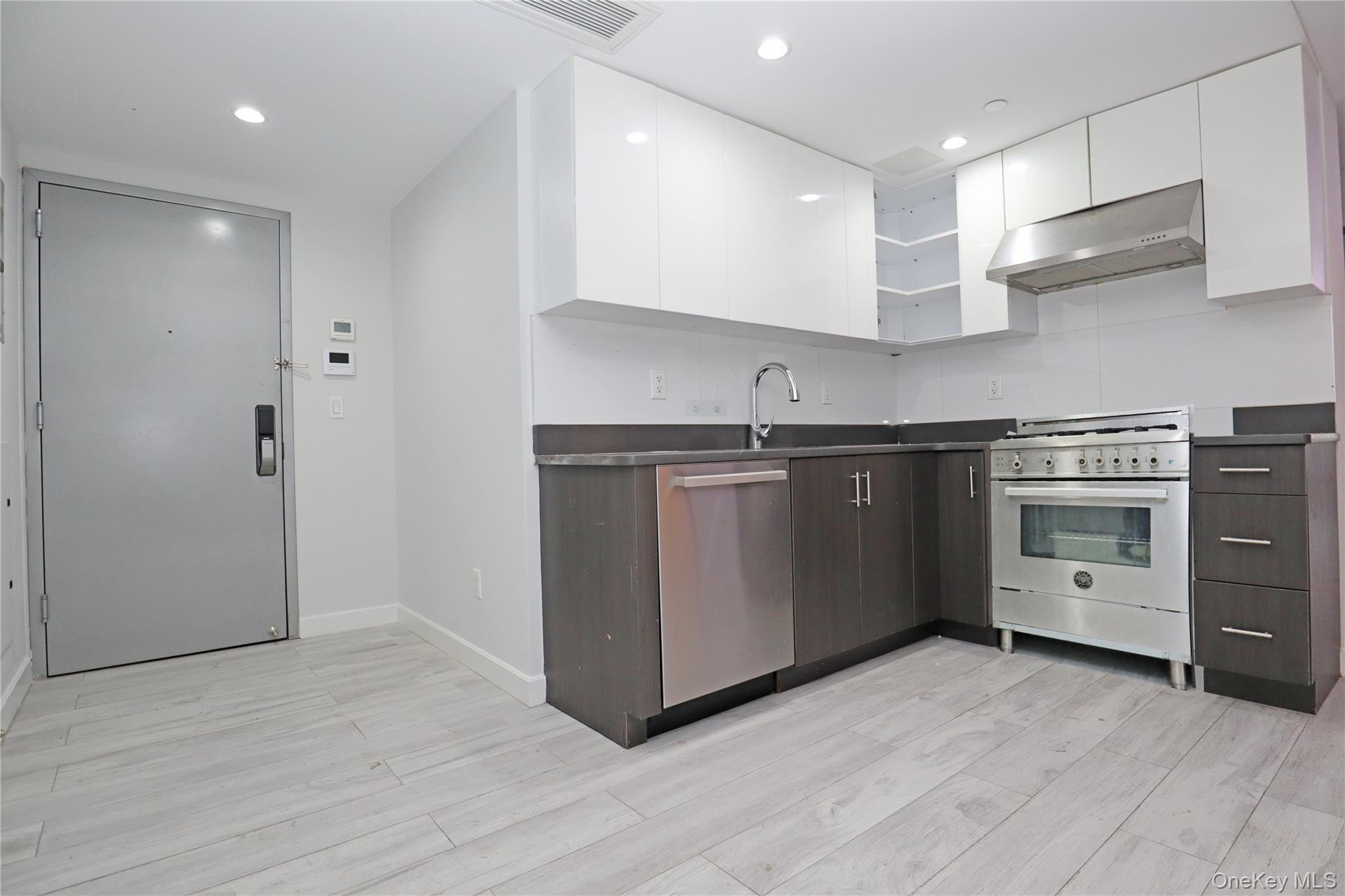 #11 photo, 15815 Union Turnpike, Куинс ‖ Fresh Meadows , NY 11366