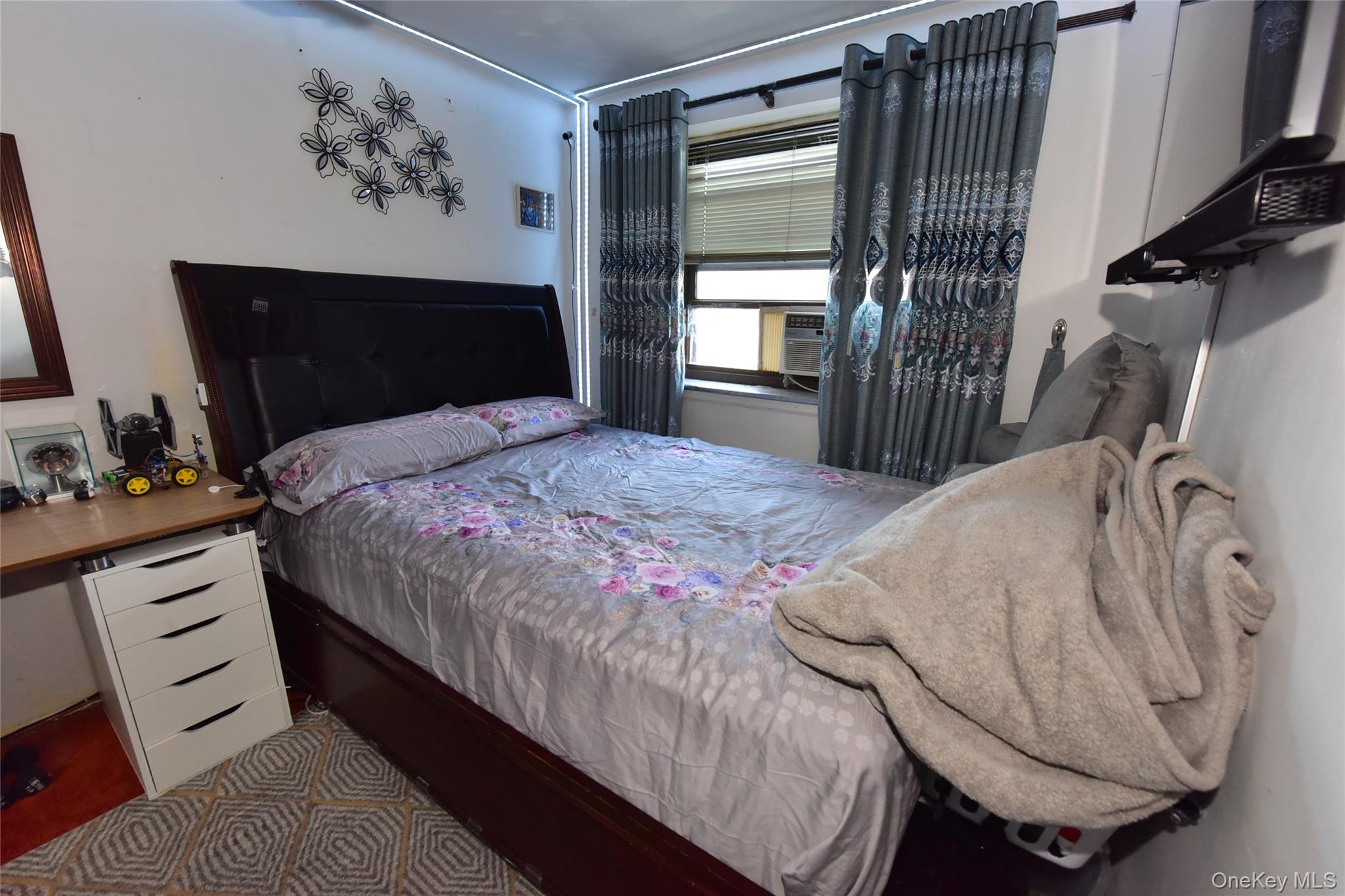 #13 photo, 87-50 204 Street, कुईंस Hollis , NY 11423