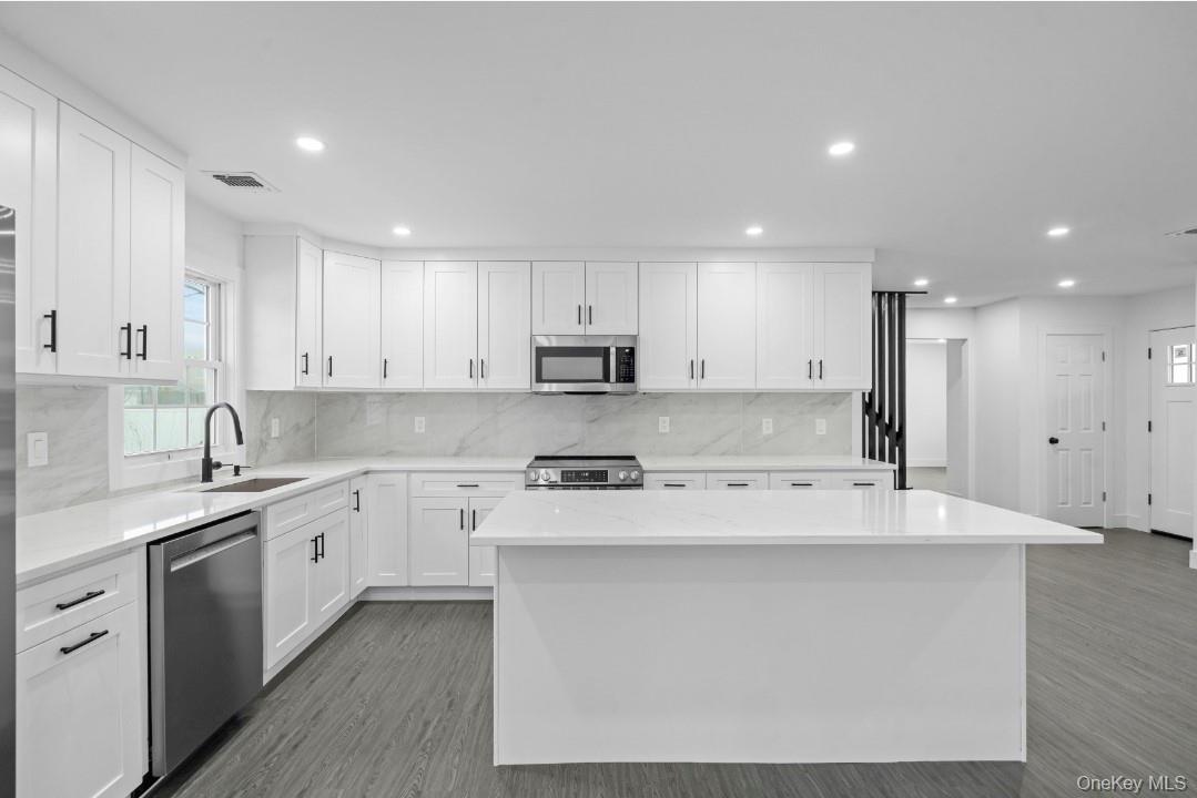 #10 photo, 200 Irish Lane, Islip Terrace , NY 11752