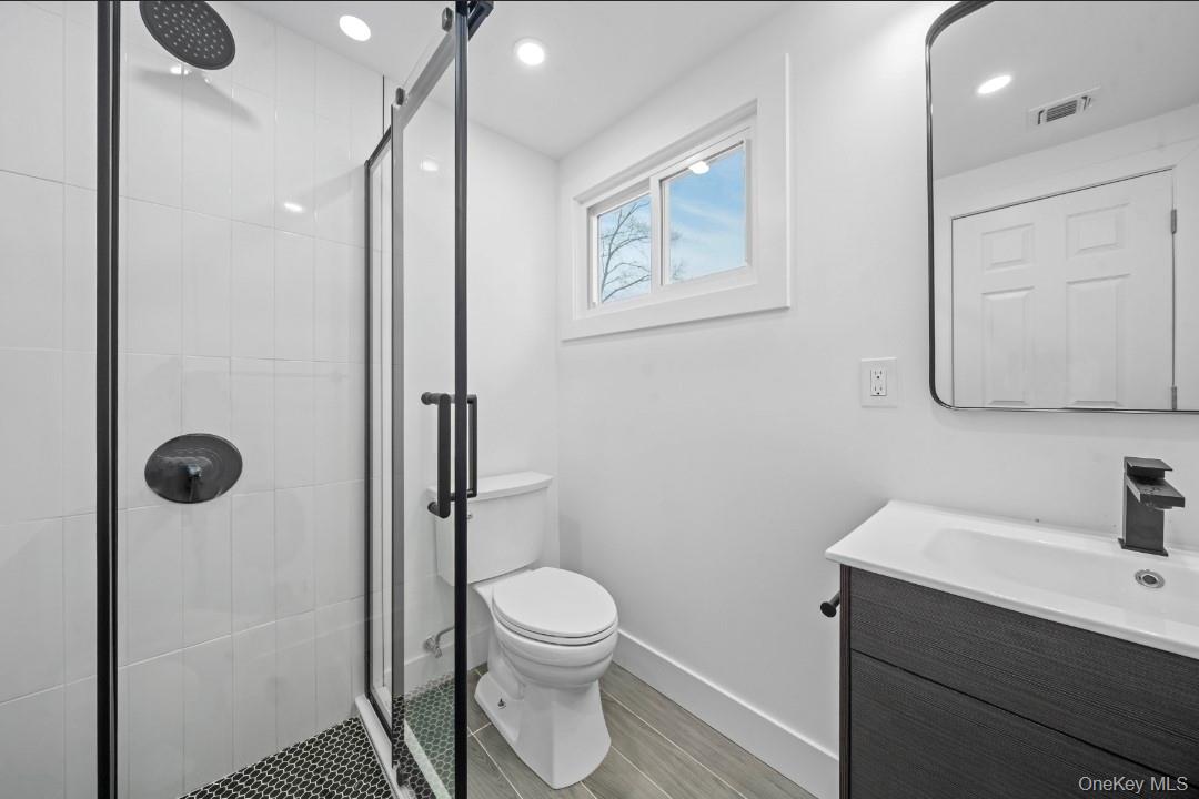 #20 photo, 200 Irish Lane, Islip Terrace , NY 11752