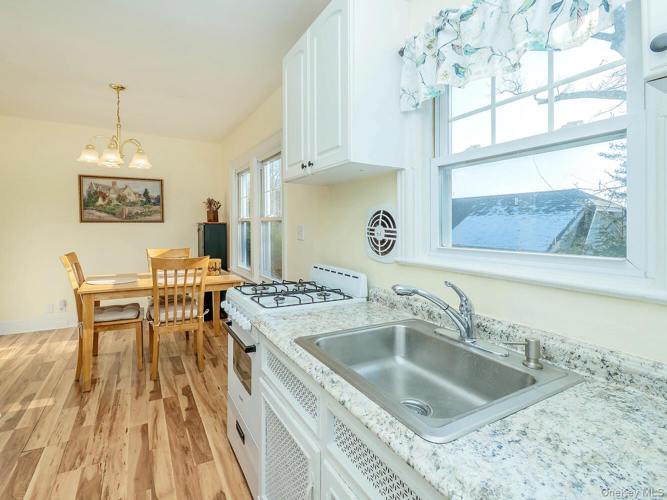 #14 photo, 133 16th Avenue, Sea Cliff , NY 11579