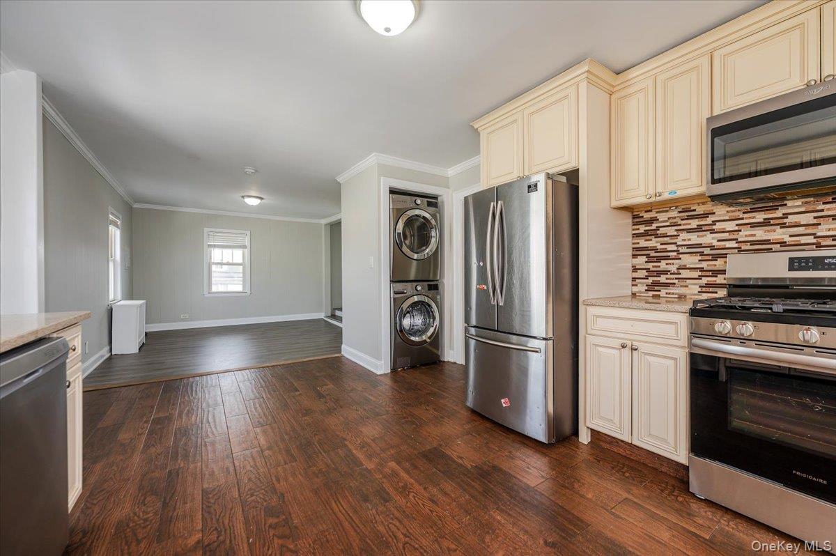 #18 photo, 523 Bayview Avenue, Cedarhurst , NY 11516