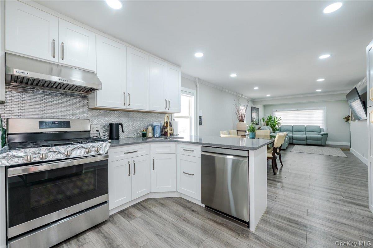 #7 photo, 523 Bayview Avenue, Cedarhurst , NY 11516