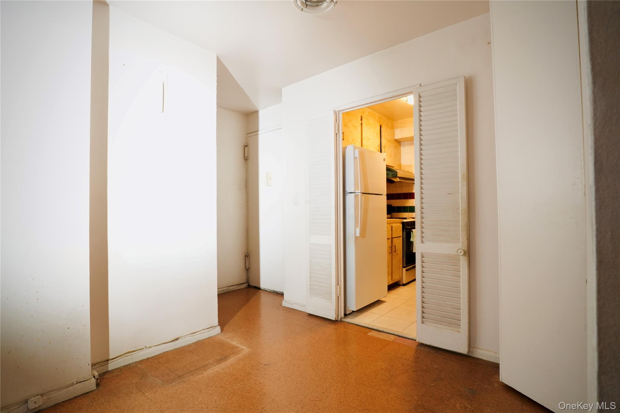 #4 photo, 81-11 45 Avenue, Elmhurst , NY 11373