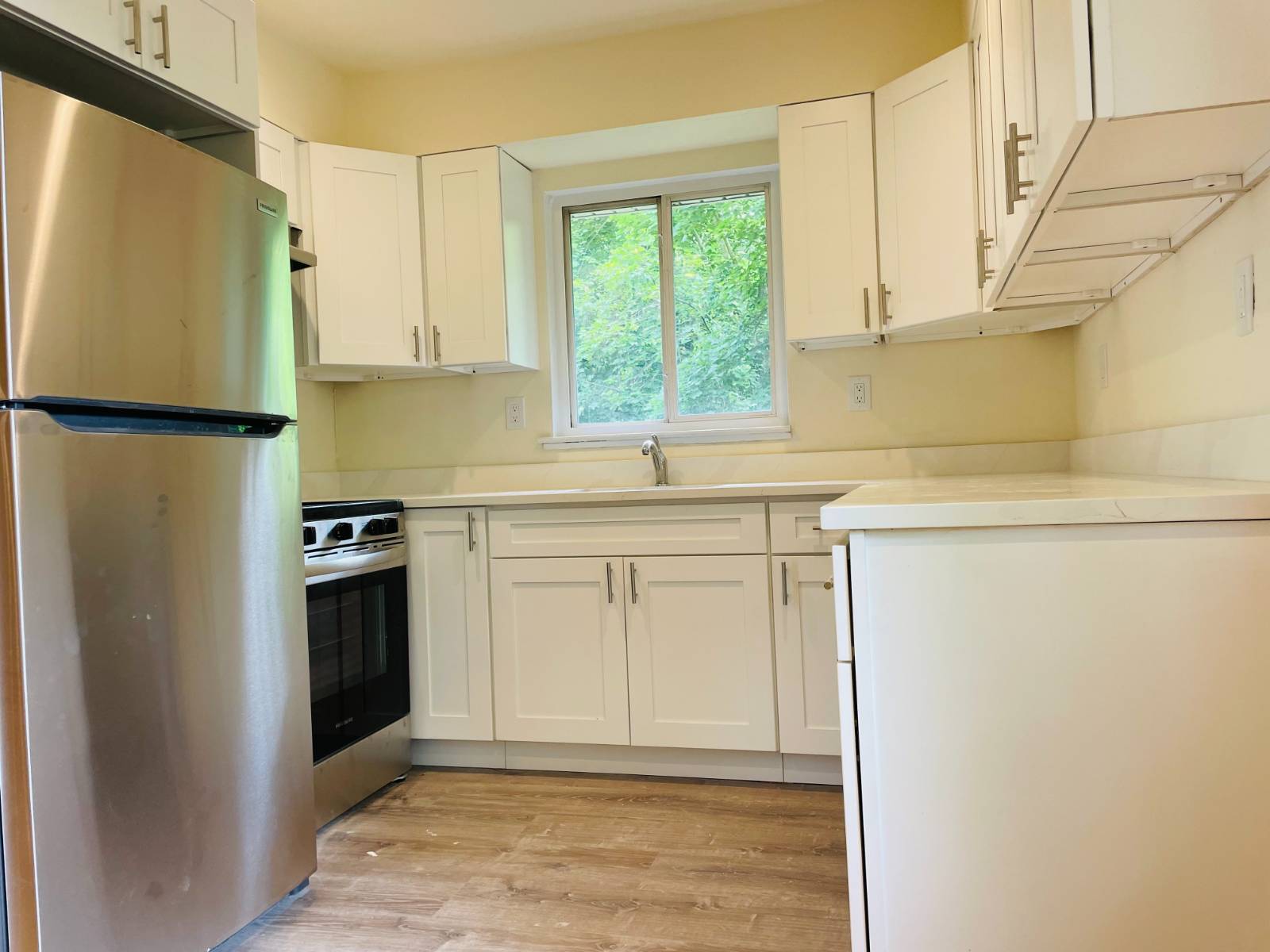 #3 photo, 26 Elm Av, Glen Cove , NY 11542