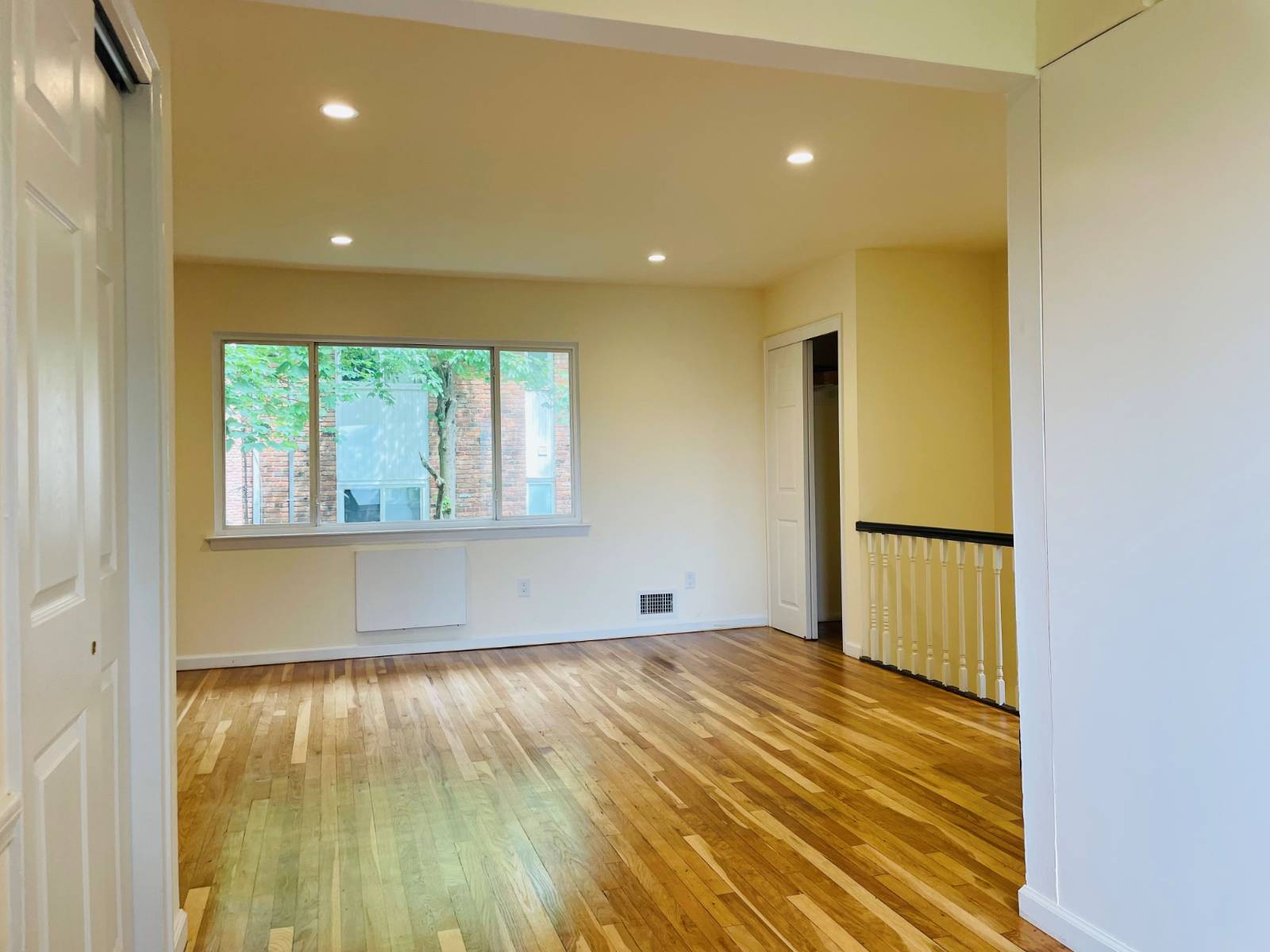 #4 photo, 26 Elm Av, Glen Cove , NY 11542