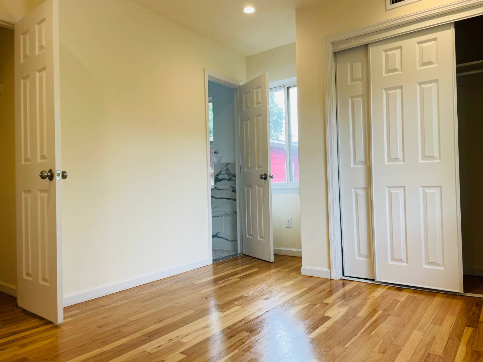 #6 photo, 26 Elm Av, Glen Cove , NY 11542