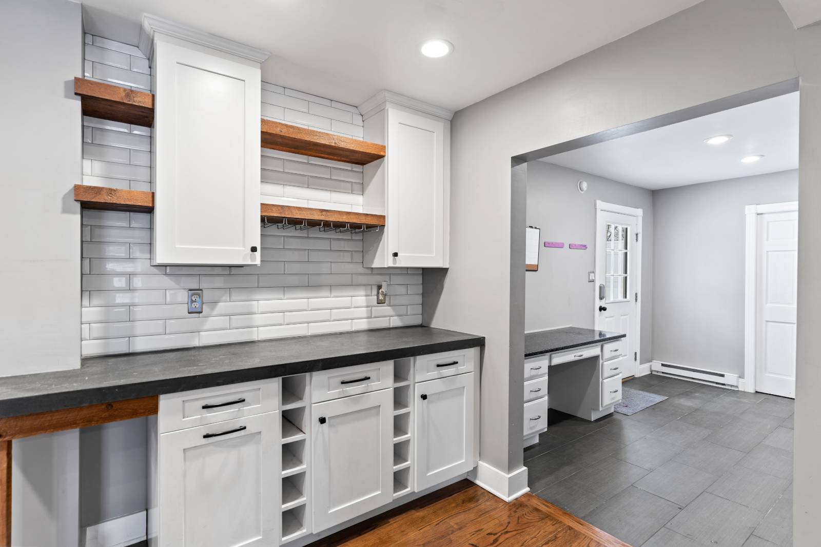 #18 photo, 9 Van Dyke, Amsterdam , NY 12010