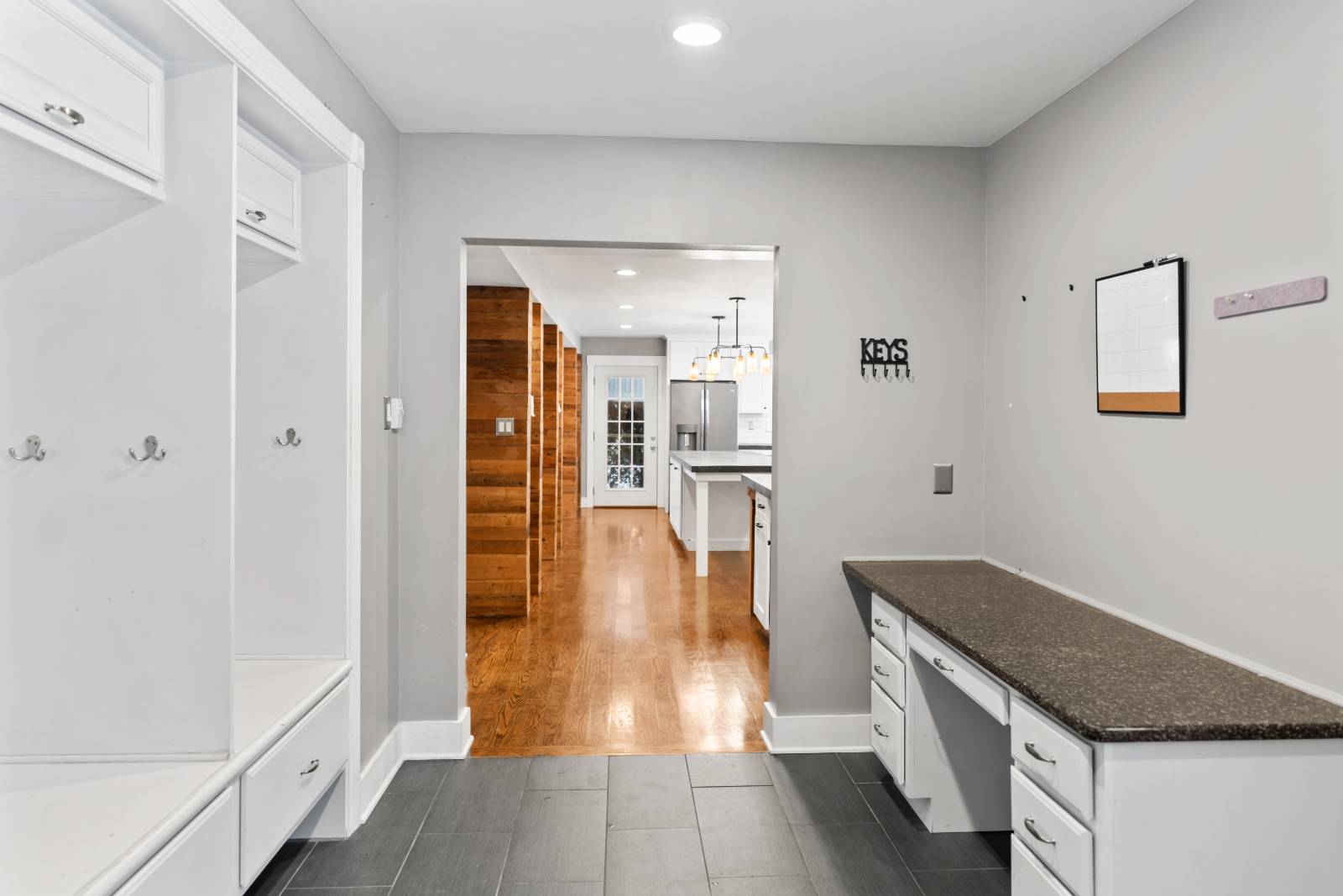 #20 photo, 9 Van Dyke, Amsterdam , NY 12010