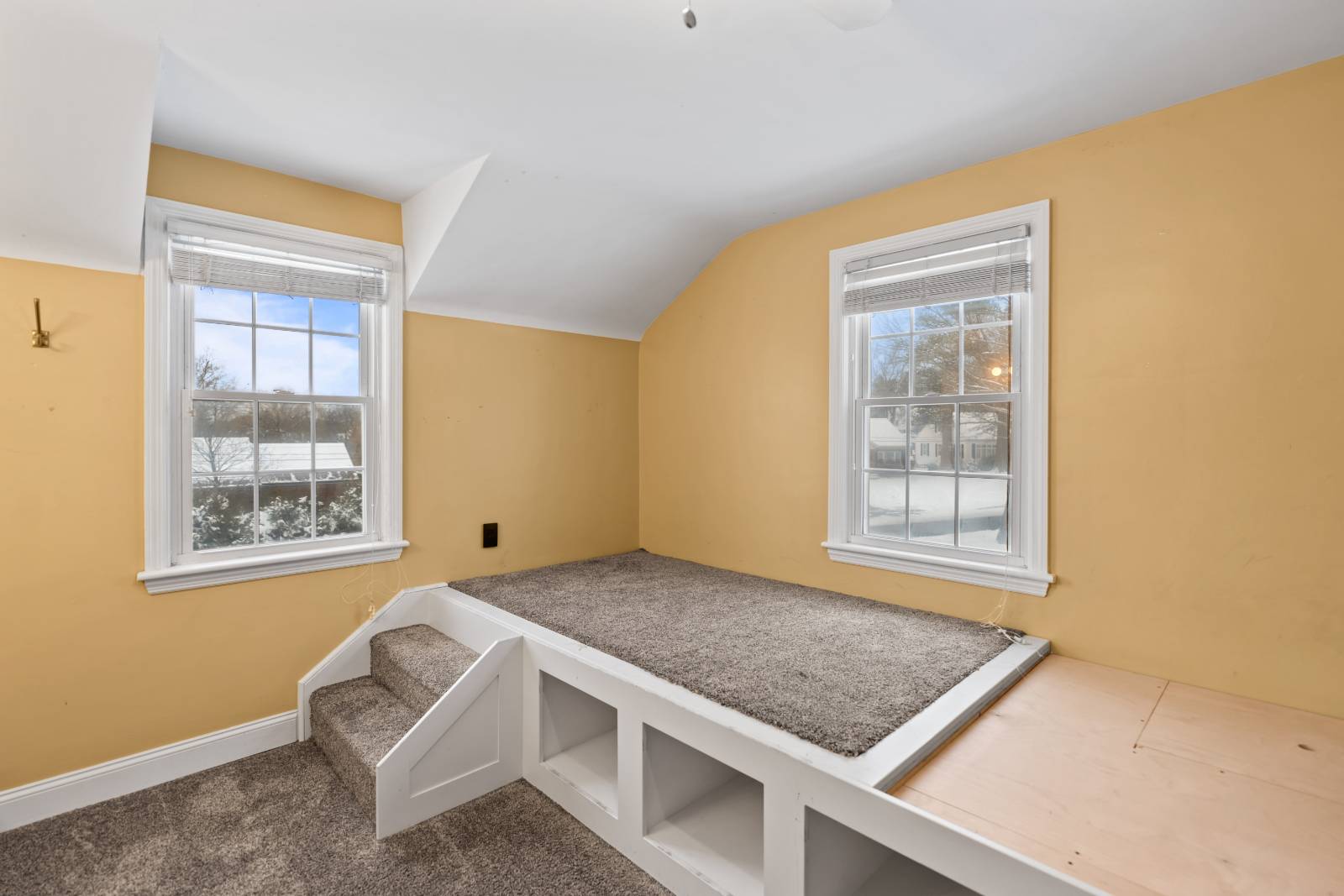 #40 photo, 9 Van Dyke, Amsterdam , NY 12010