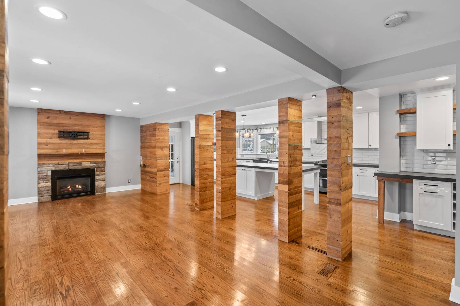 #5 photo, 9 Van Dyke, Amsterdam , NY 12010