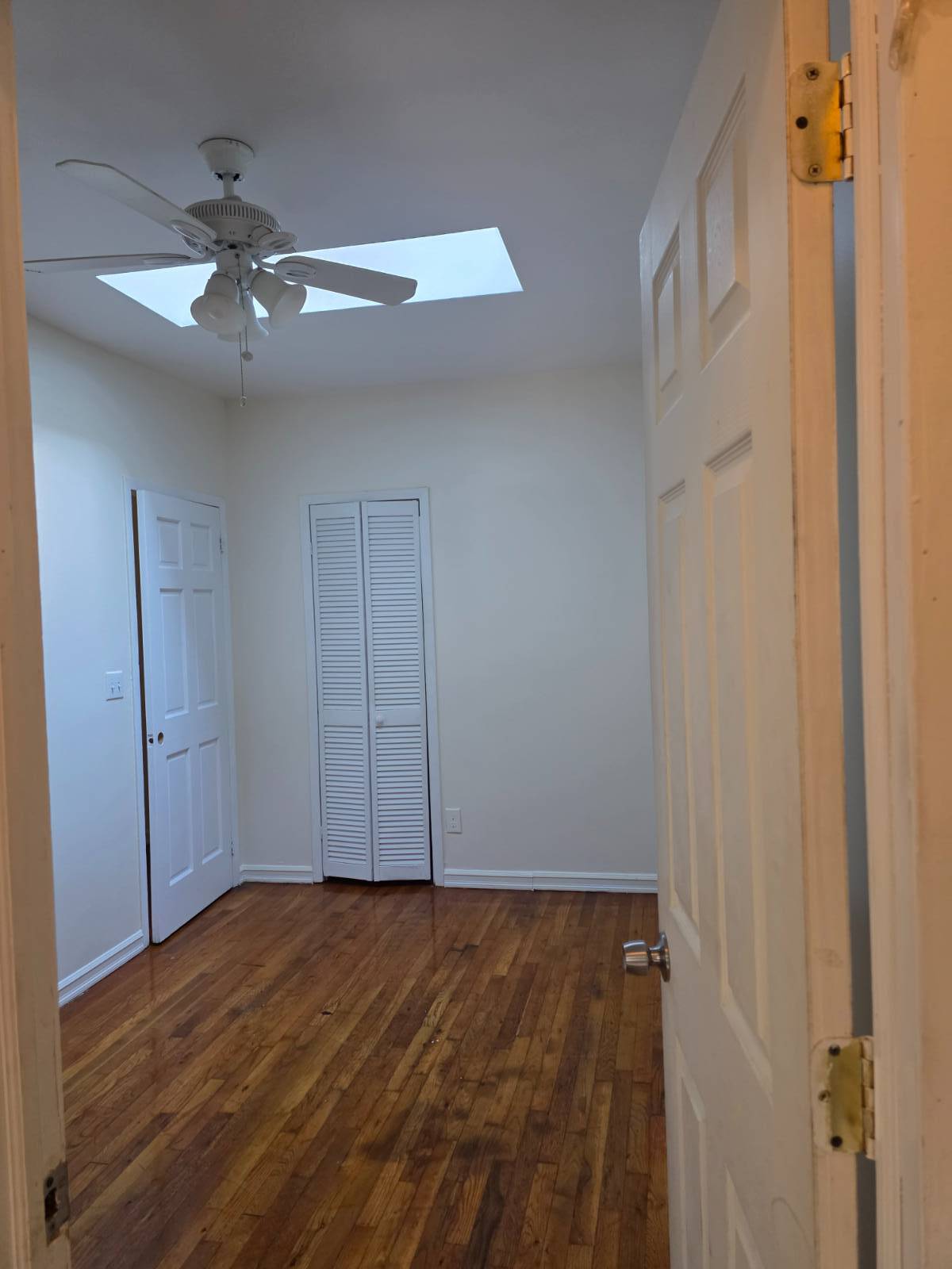 #2 photo, 301 Wyona St, East New York , NY 11207