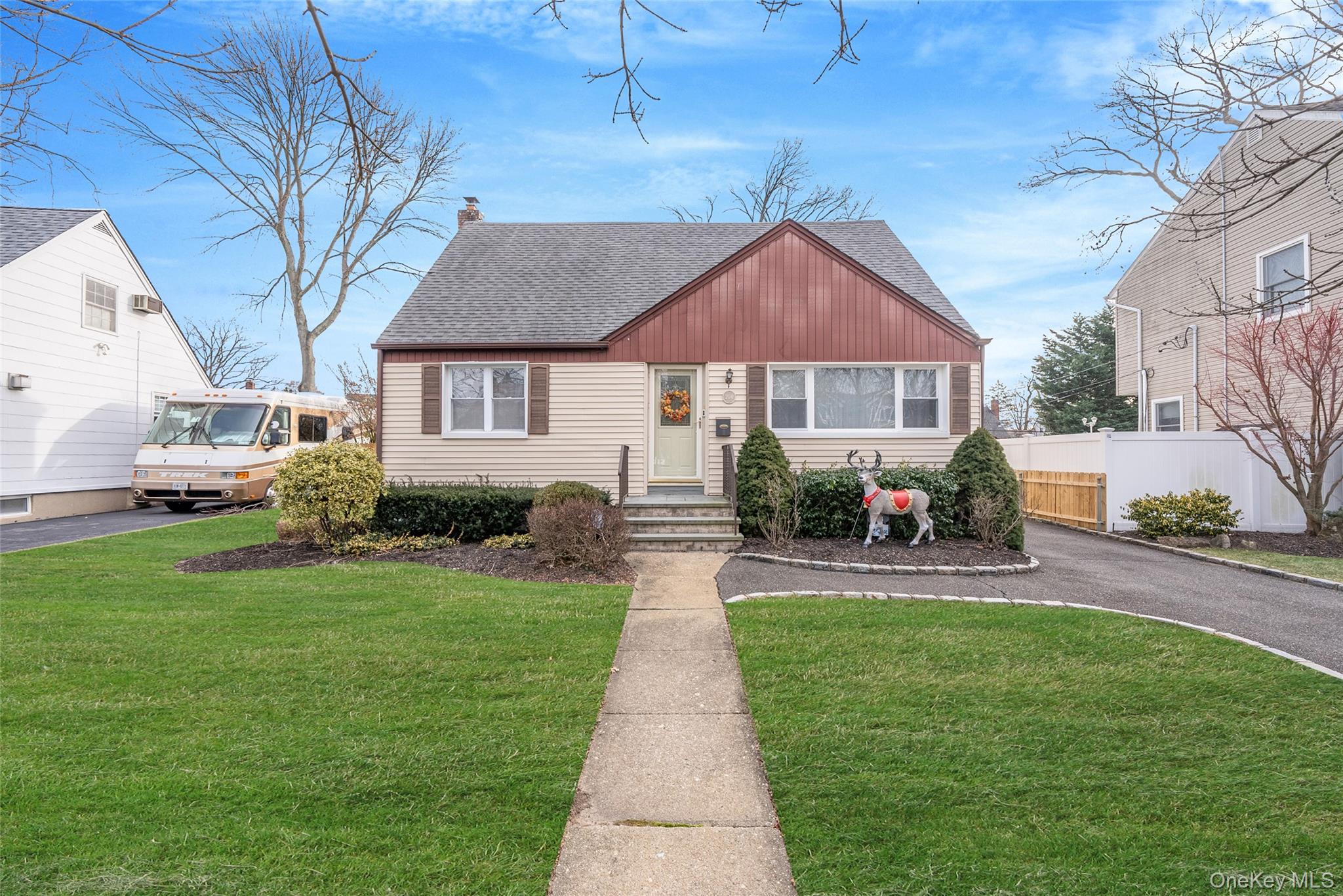 #1 photo, 204 Maeder Avenue, Нассау ‖ North Merrick , NY 11566