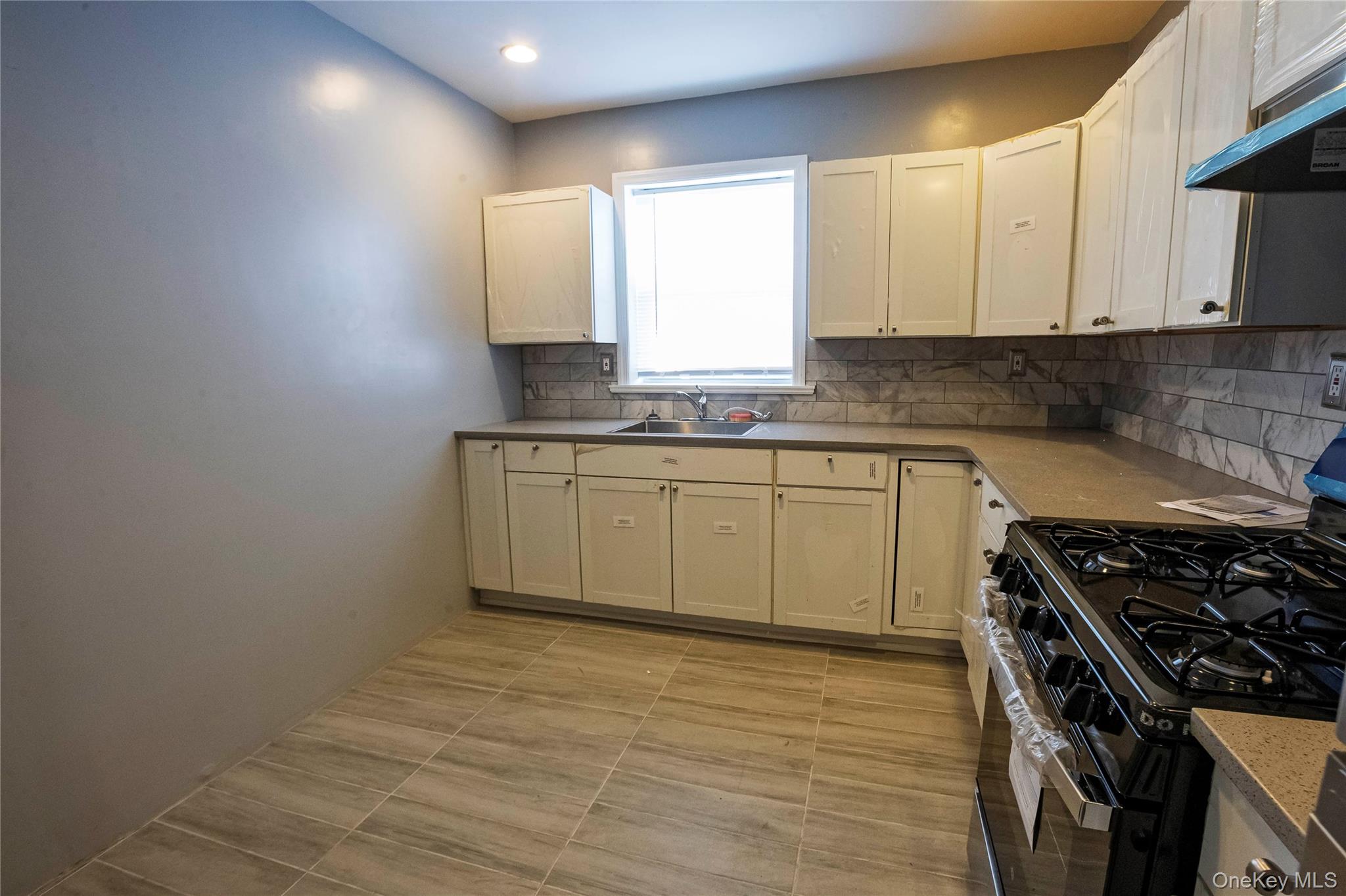 #7 photo, 112-05 180th Street, Jamaica , NY 11433